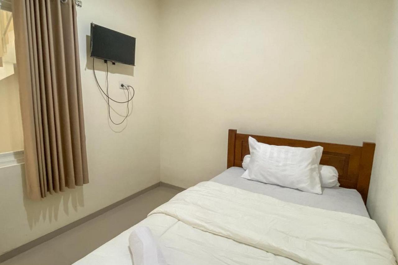 Nipa Guest House Near Universitas Widyagama Mitra Reddoorz Blimbing  Exterior foto