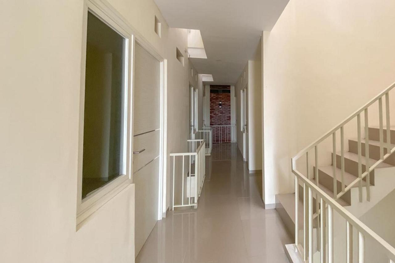 Nipa Guest House Near Universitas Widyagama Mitra Reddoorz Blimbing  Exterior foto